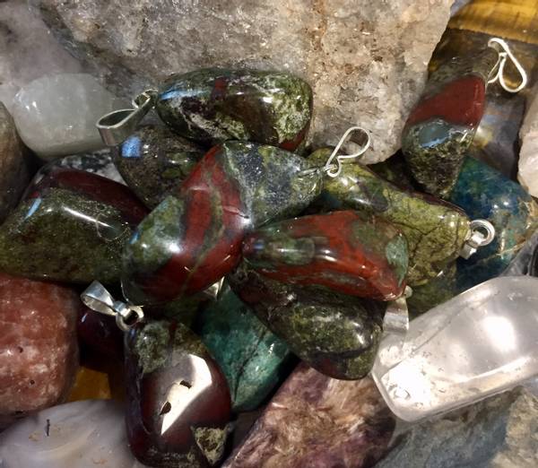 Hovedbilde Jaspis Drageblod Slipt Anheng